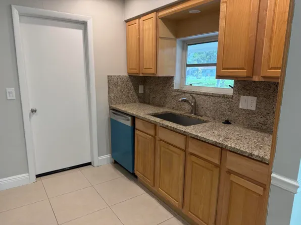 5180 SW 94th Ave, Fort Lauderdale, FL 33328