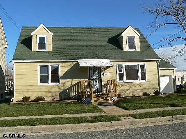 2nd image of 1517 Emerson Ave