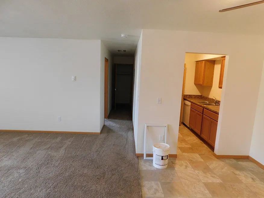 Rivercrest Apts. — Photo 4