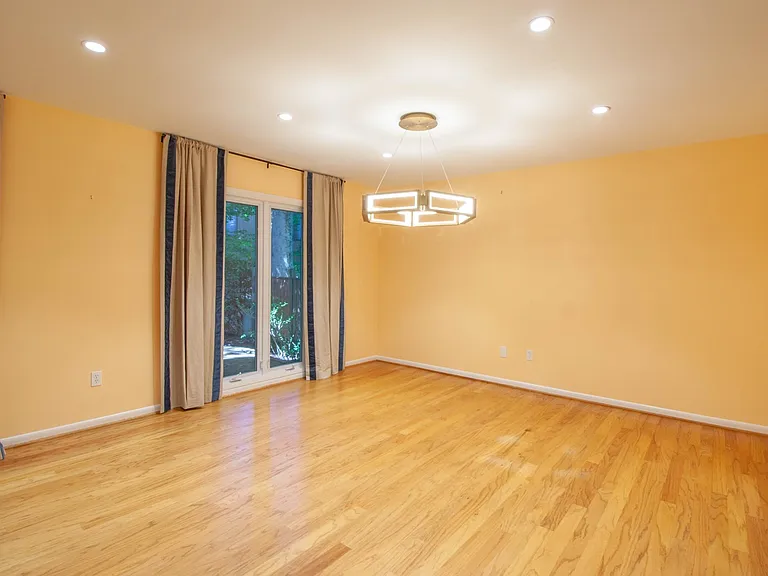 3503 Redwood Ct — Photo 27