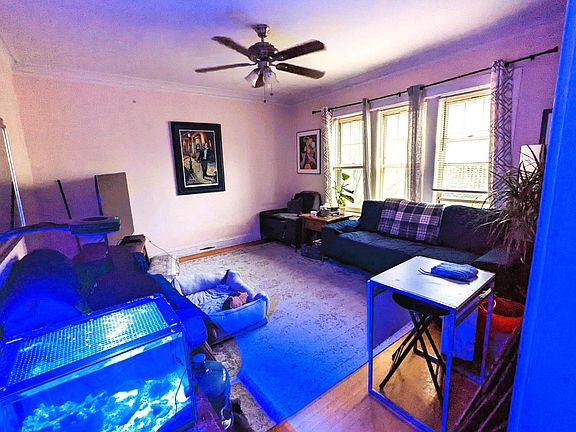 3rd image of 1500 W Rosemont Ave #3W
