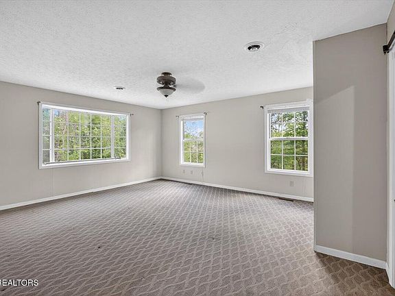5th image of 820 Sand Cut Rd