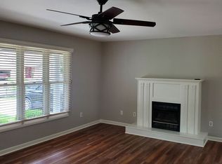 227 Lakewood Dr, Crossville, TN 38558