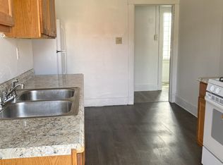 2 bed, 1.0 bath, $825, Mc Kees Rocks, PA 15136