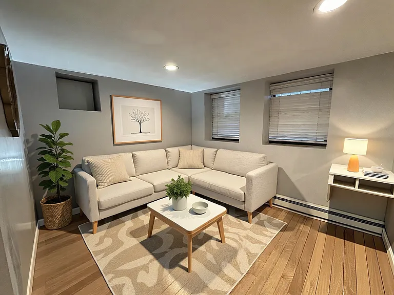 231 Harvard Ave #B — Photo 1
