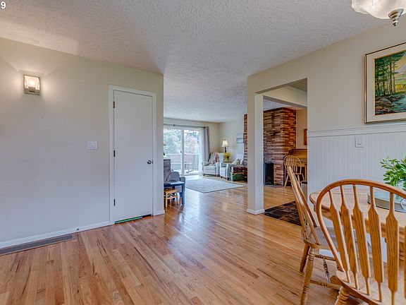 3rd image of 7009 NE 58th St