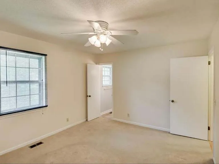 7111 Middle Valley Rd — Photo 15
