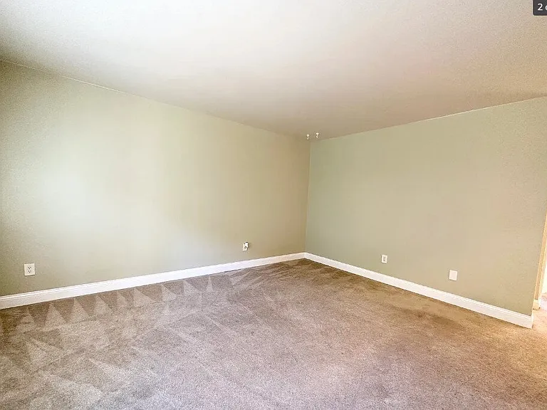 12805 Mapleview St #5 — Photo 11