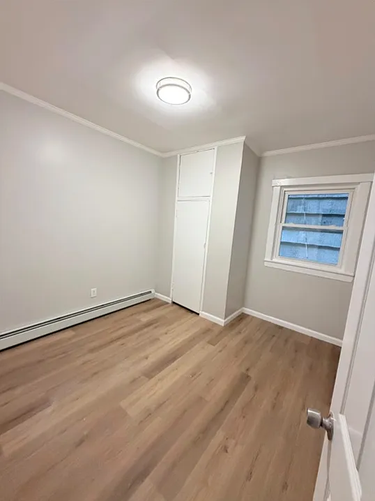 3 bed, 1000 sqft, $2,500 — Photo 3