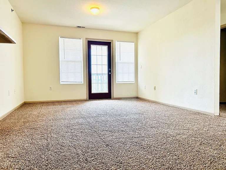 913 Westridge Dr #10 — Photo 5