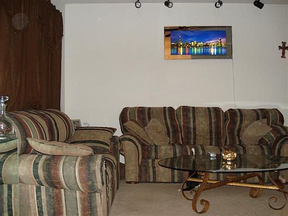 Another living room shot