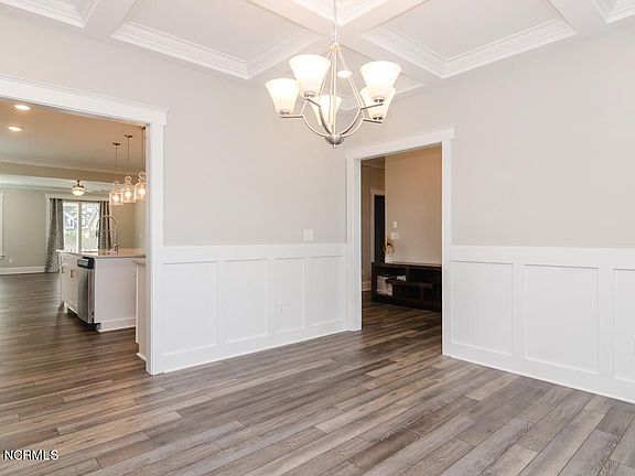 2nd image of 4829 Goodwood Way