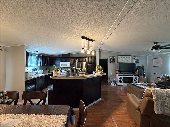 3rd image of 51 Sun Prairie St