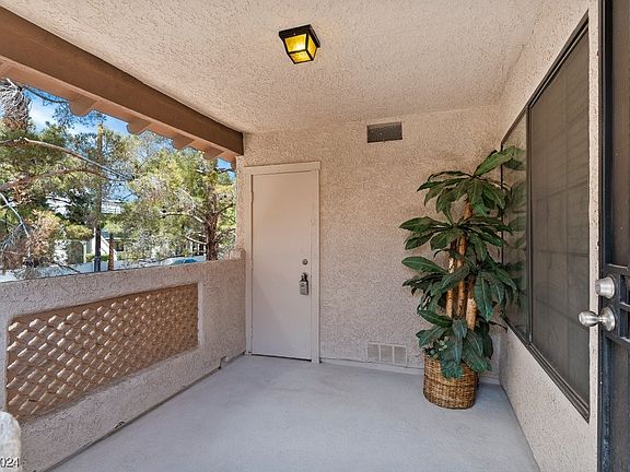 2nd image of 1417 Santa Margarita St Unit E