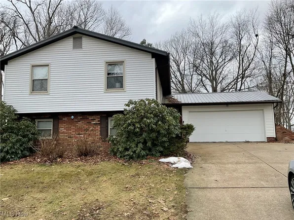 11251 Bridle Ave NE, Uniontown, OH 44685