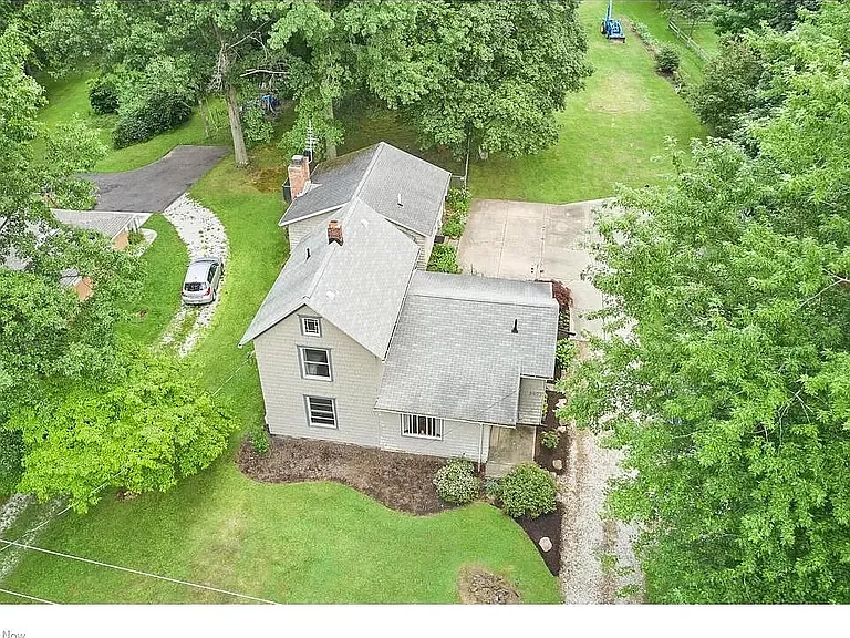 1477 Mogadore Rd — Photo 2