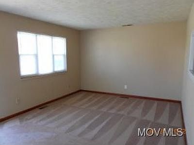 4th image of 2116 Nash St