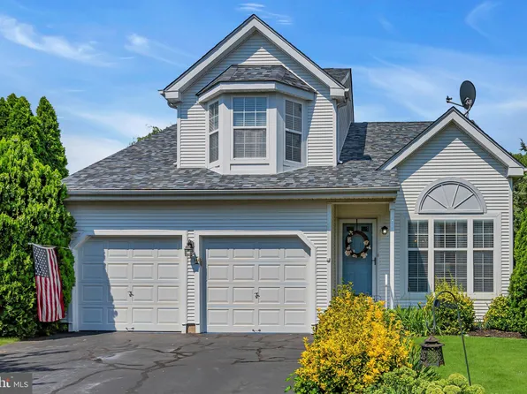 4 Steeplechase Blvd, Burlington, NJ 08016