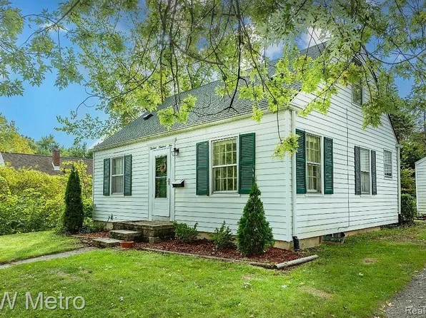 1305 Collegewood Dr, Ypsilanti, MI 48197
