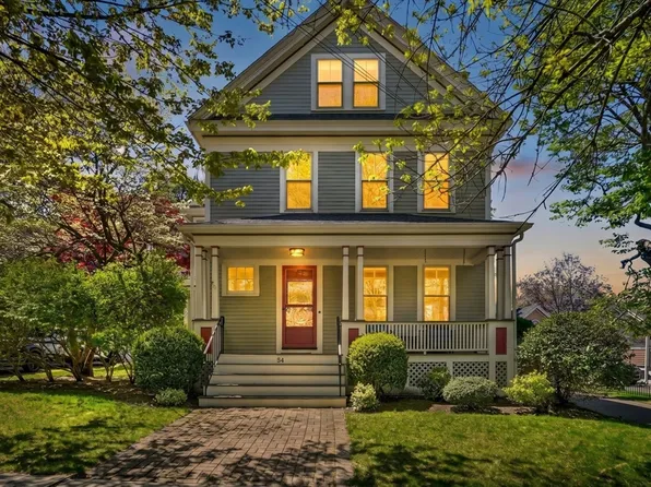 84 Lincoln St, Melrose, MA 02176