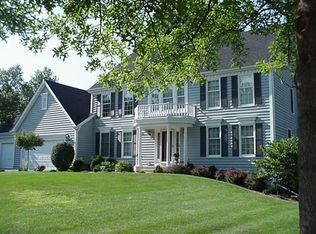 733 Saddle Rdg, Crystal Lake, IL 60012