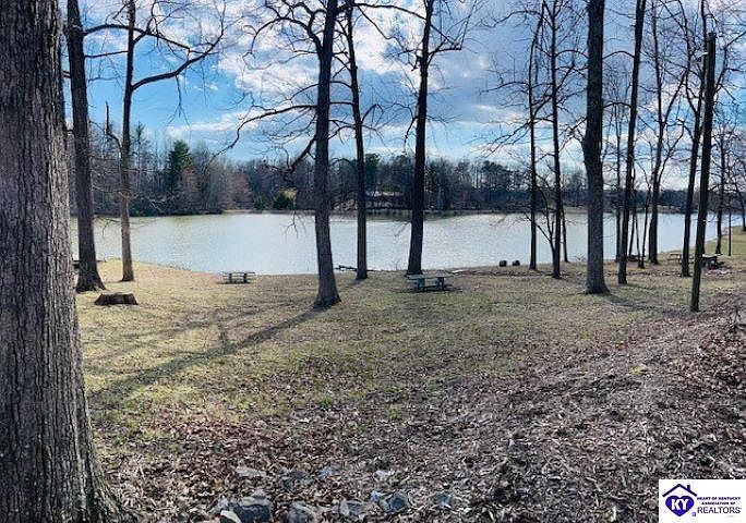 2nd image of 408 Woods Rd