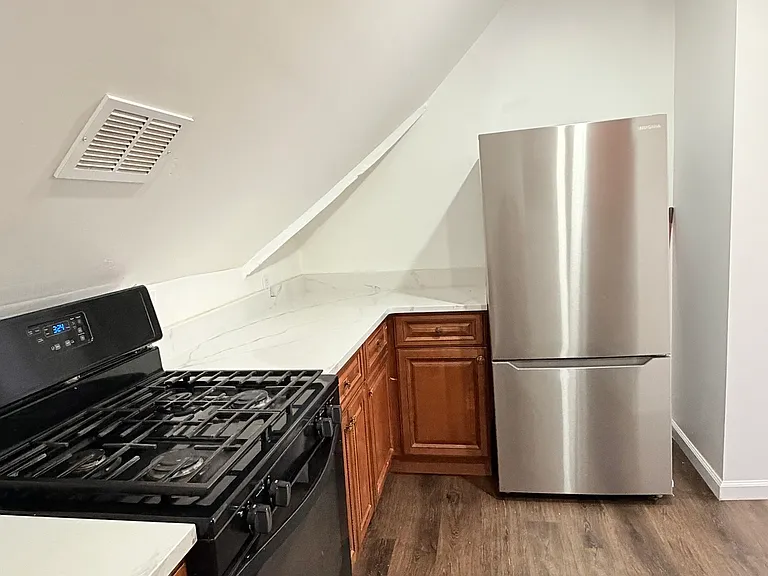 466 Hollister Ave #3 — Photo 7