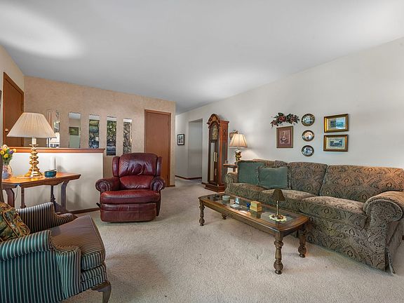4th image of 4555 Cinnamon Ct