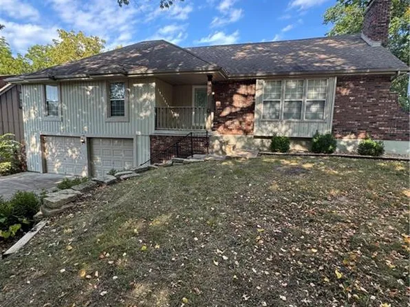 1011 SW Lorman Dr, Lees Summit, MO 64081