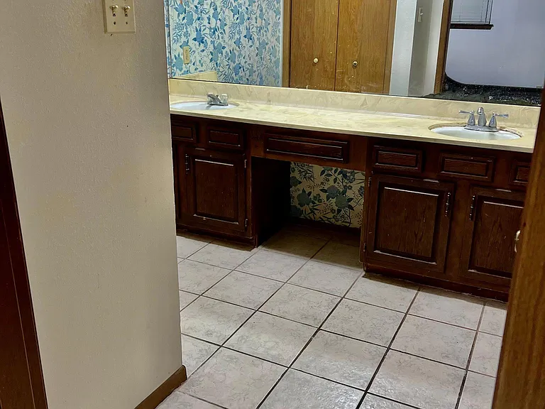 2210 Berry Ave — Photo 11