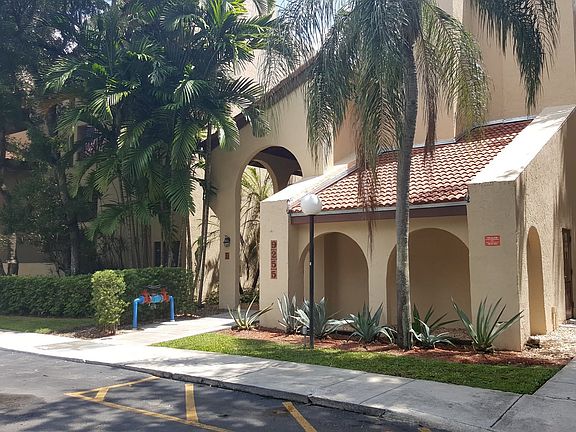2nd image of 9255 SW 125th Ave APT 310