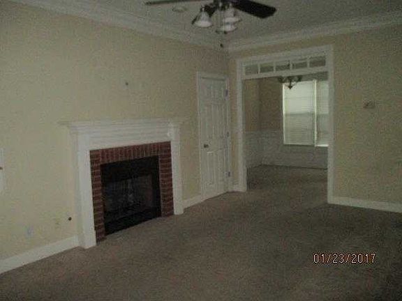 Living Room w/Frplc
