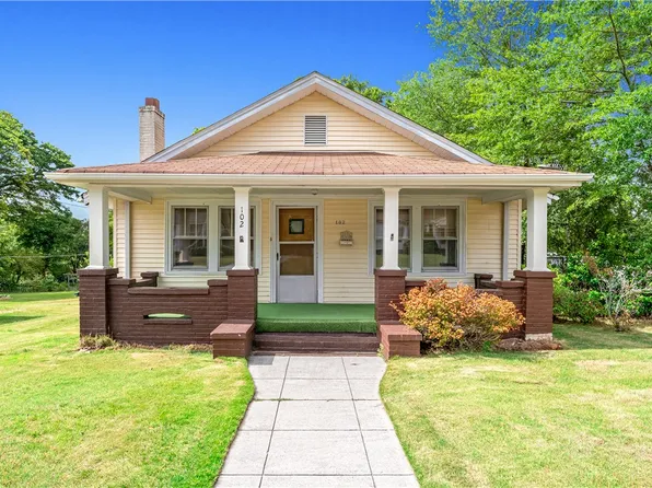 102 Robinson Ave, Easley, SC 29640