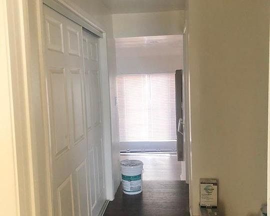 4th image of 1615 W 106th St