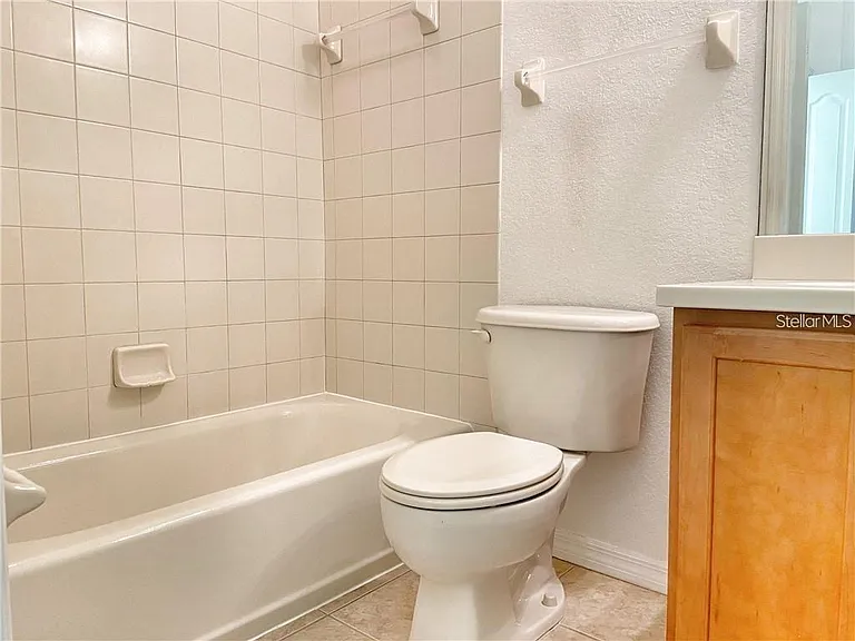 915 Fairwaycove Ln #208 — Photo 22