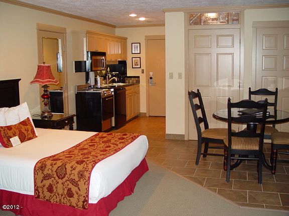 2nd image of 4009 Highway 101 Room 933