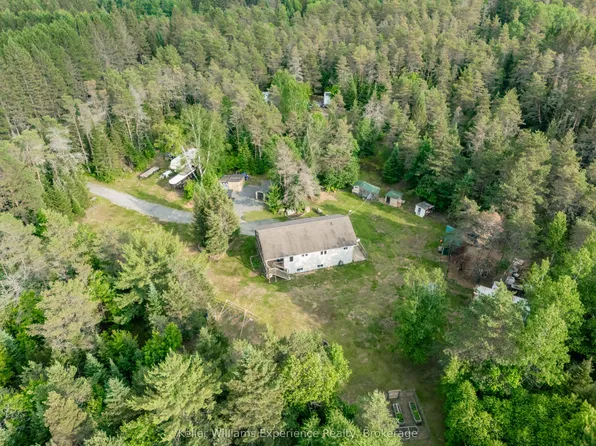 235 Rock Point Rd, Kearney, ON P0A 1M0
