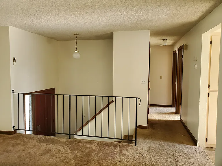 823 N Sargent Rd — Photo 16