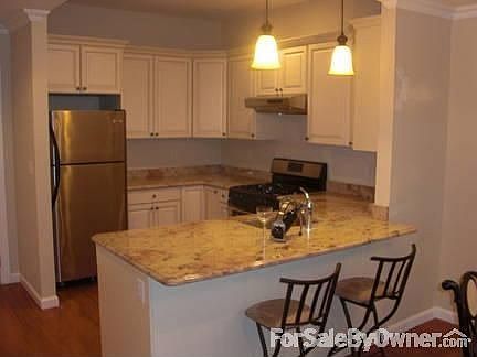 Gourmet Kitchens : Stainless Steel Appliances, Granite Counters, Designer Cabinets