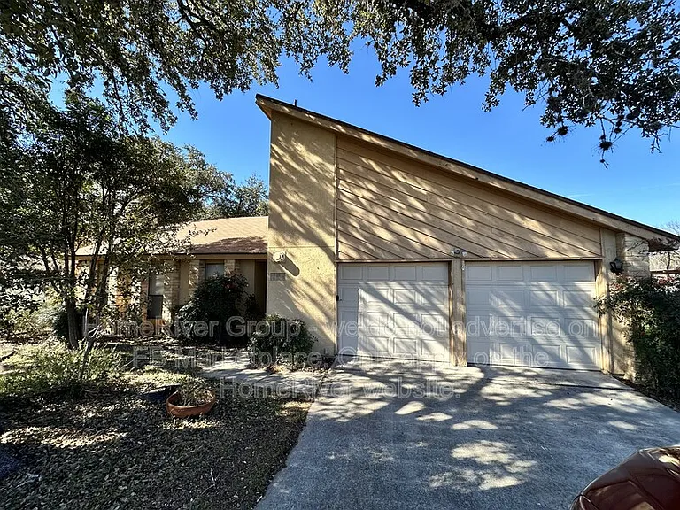 8823 Wellesley Manor Dr — Photo 1