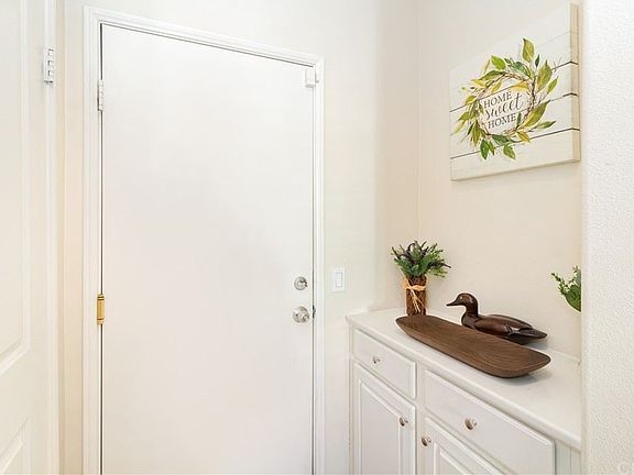 3rd image of 40880 Lacroix Ave