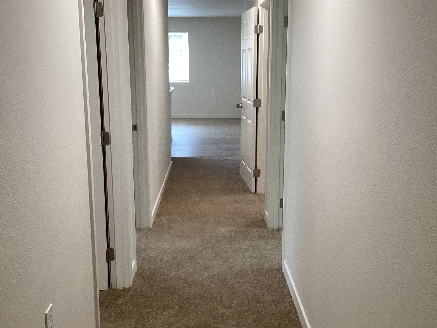 3 bed, 1098 sqft, $1,695 — Photo 3