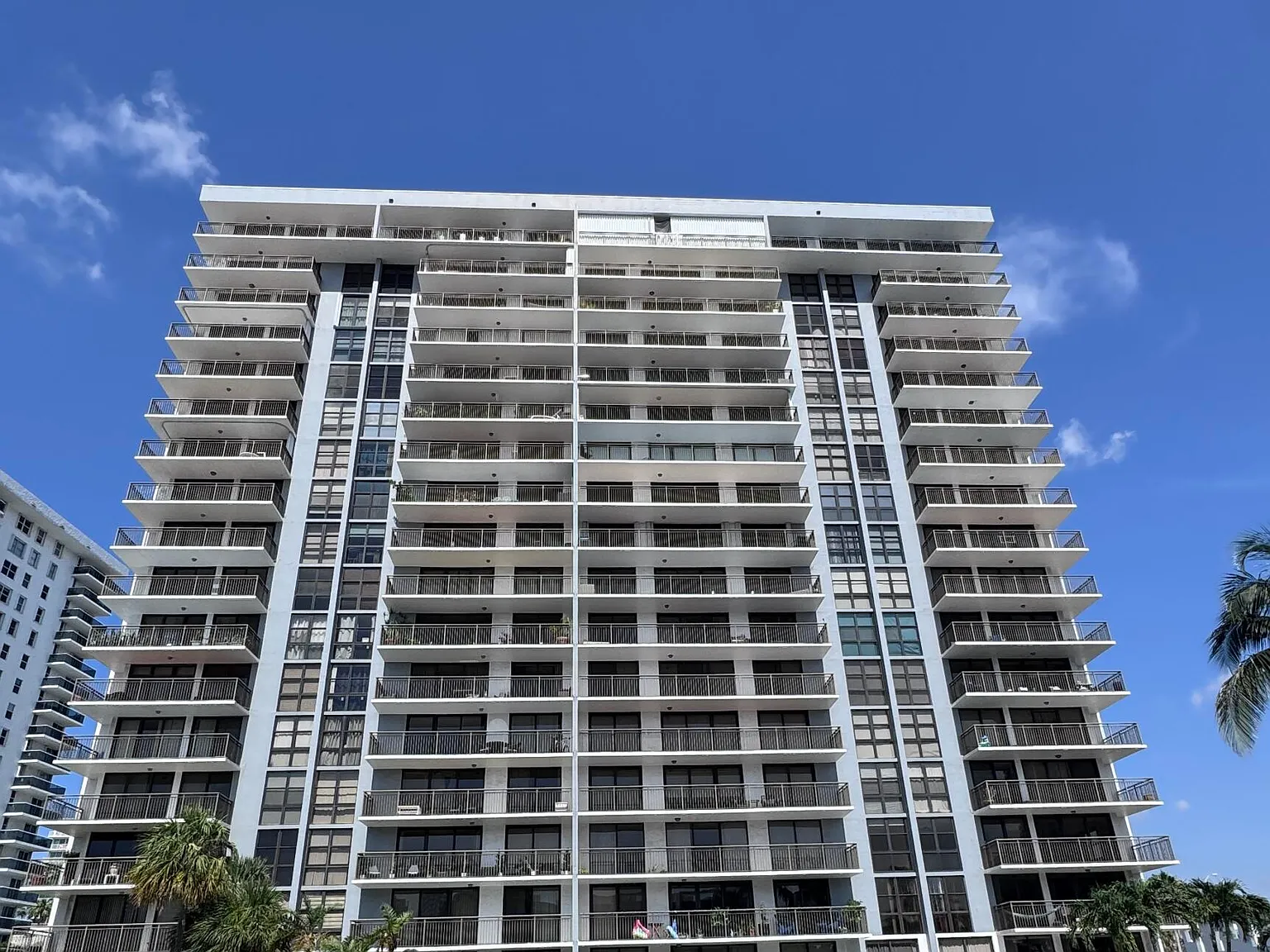 1 bed, 1.0 bath, 700 sqft, $2,200 — Photo 3