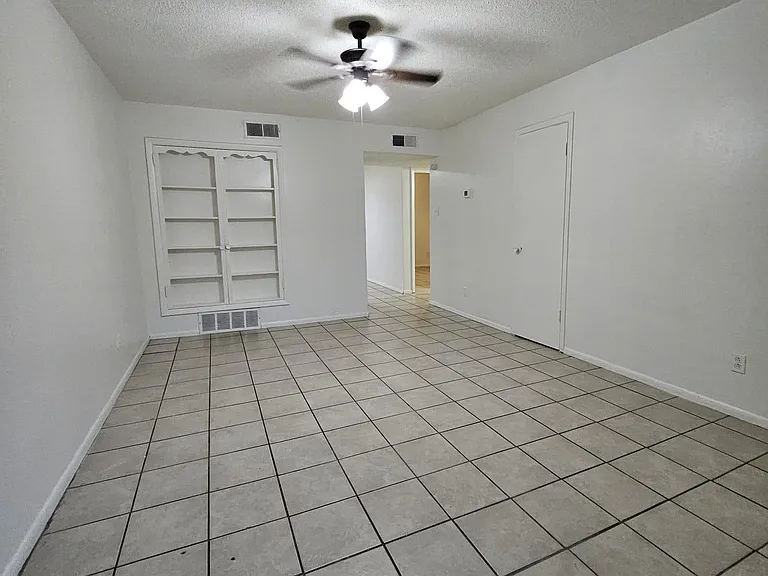 521 Palomas Dr SE #C — Photo 7