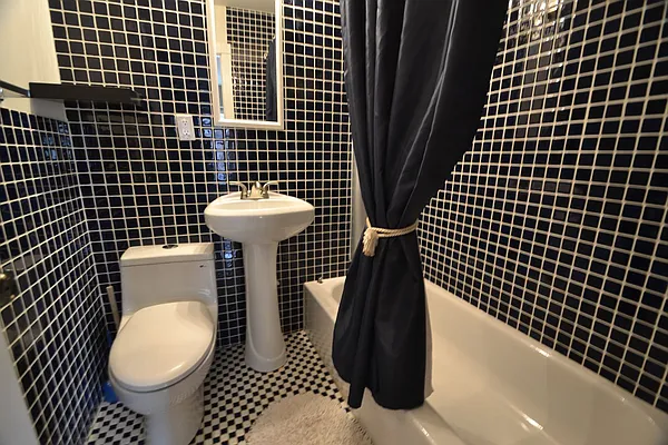 Rented by Smart City Real Estate LLC | media 18