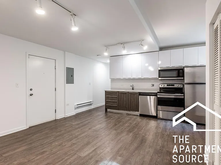 941 W Winona St #111 — Photo 14