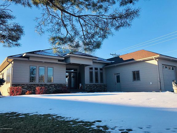 3rd image of 1800 Heritage Dr