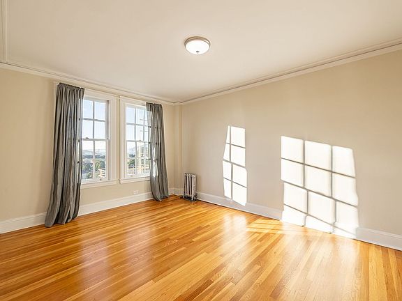 5th image of 990 Bay St APT 603