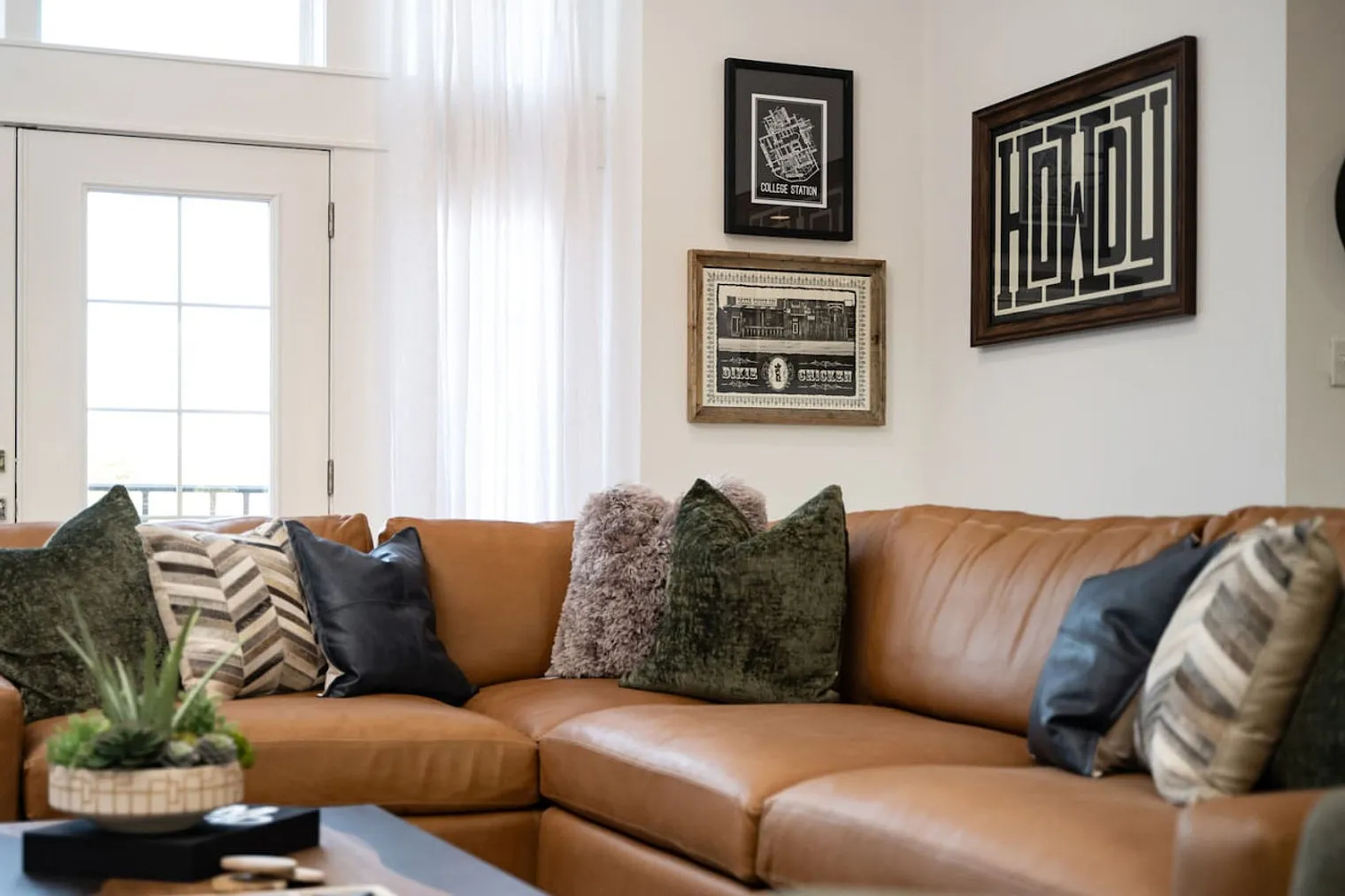 3 bed, 3.0 bath, $6,072 — Photo 4