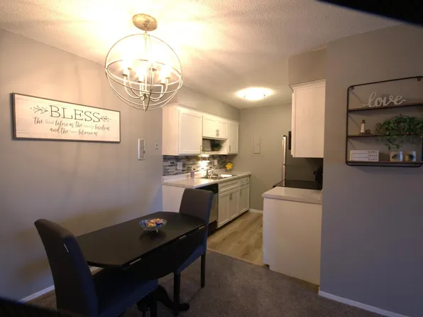 2720 Dale St N #C212, Roseville, MN 55113